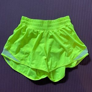 Lululemon Hotty Hot Shorts Low Rise 4 inch in highlight yellow